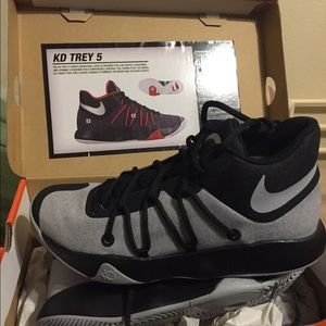 KD Trey 5 V size 8.5 Grey